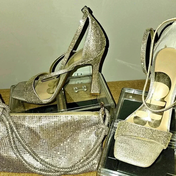 GB Sand Gold size 8.5M Rhinestones 4" heels - Picture 1 of 3
